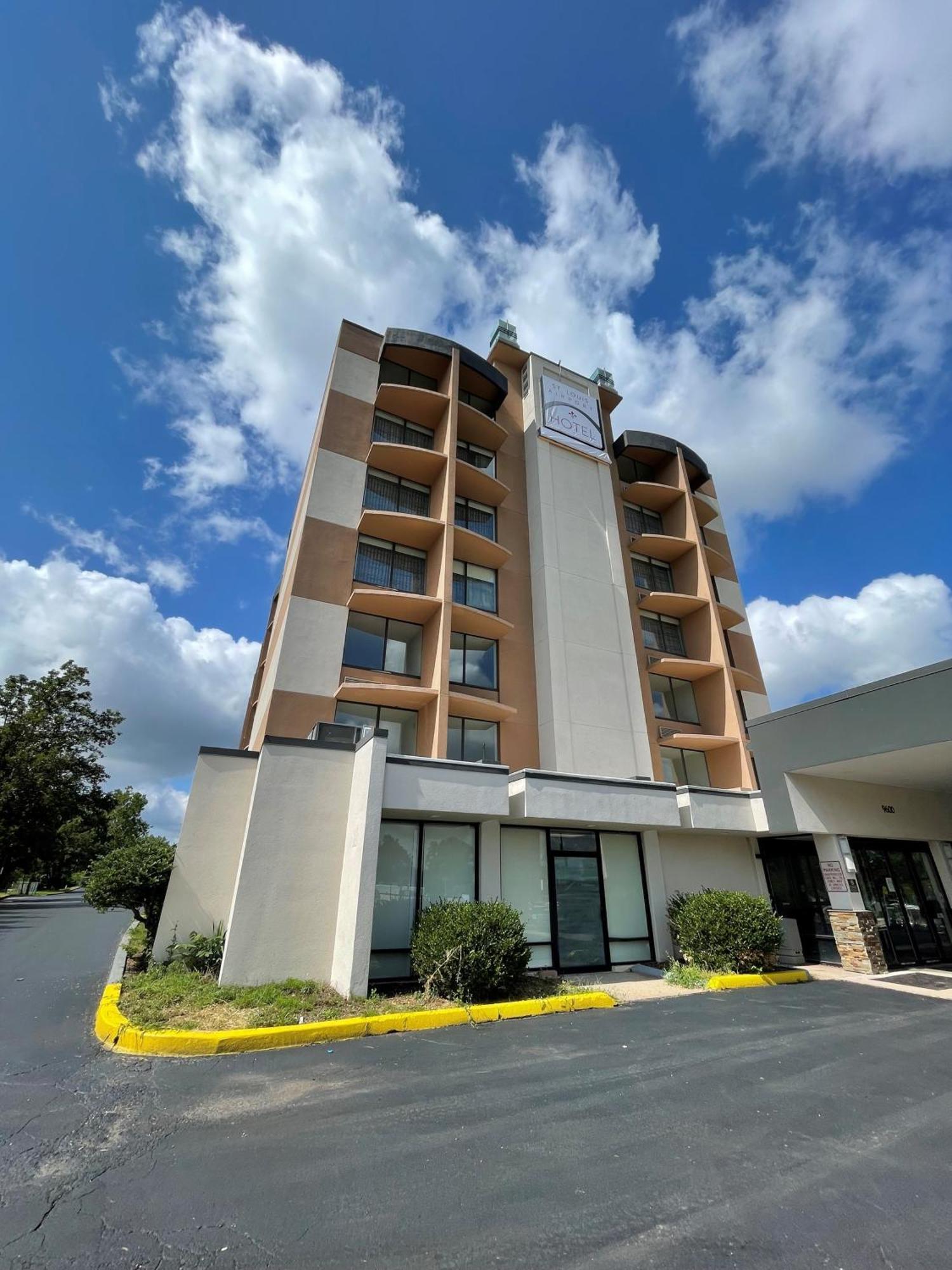Saint Louis Airport Hotel Woodson Terrace Екстериор снимка