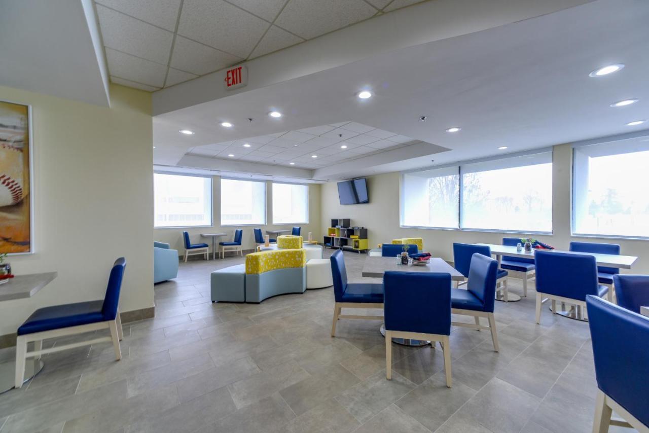 Saint Louis Airport Hotel Woodson Terrace Екстериор снимка