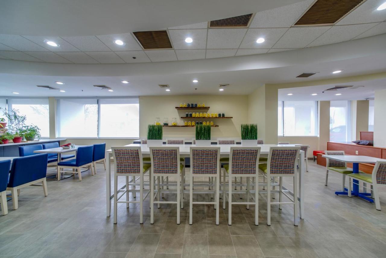 Saint Louis Airport Hotel Woodson Terrace Екстериор снимка