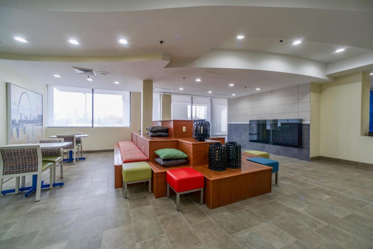 Saint Louis Airport Hotel Woodson Terrace Екстериор снимка