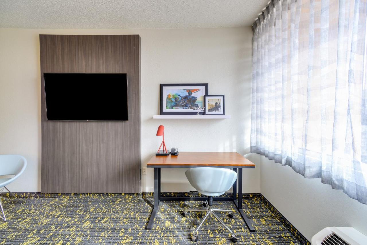 Saint Louis Airport Hotel Woodson Terrace Екстериор снимка
